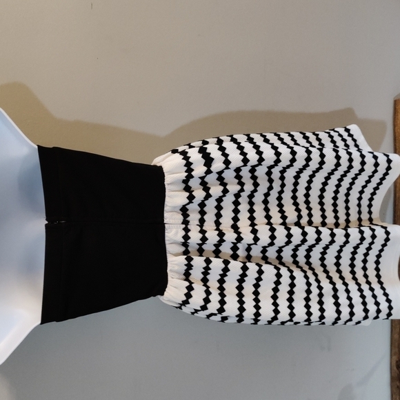 ALYA Strapless Black and White Dress, Size Small, lined, full zip back w/hook - Picture 5 of 13